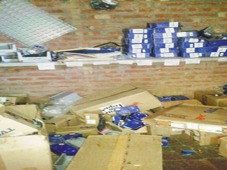 Near the police station of the goods stolen millions from showroom