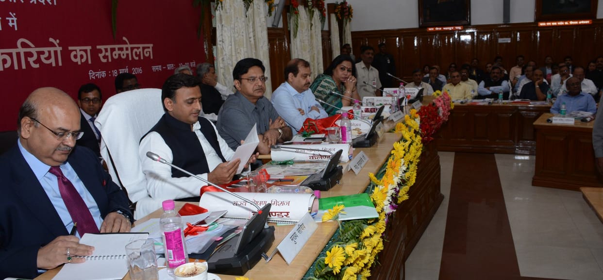 Akhilesh Yadav warns IAS officers.