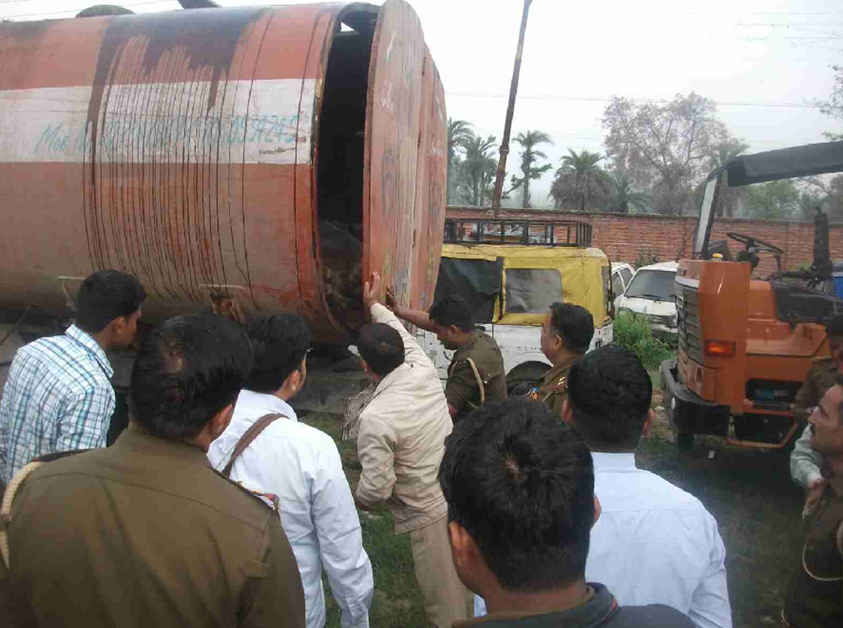 firing on police by animal smugglers