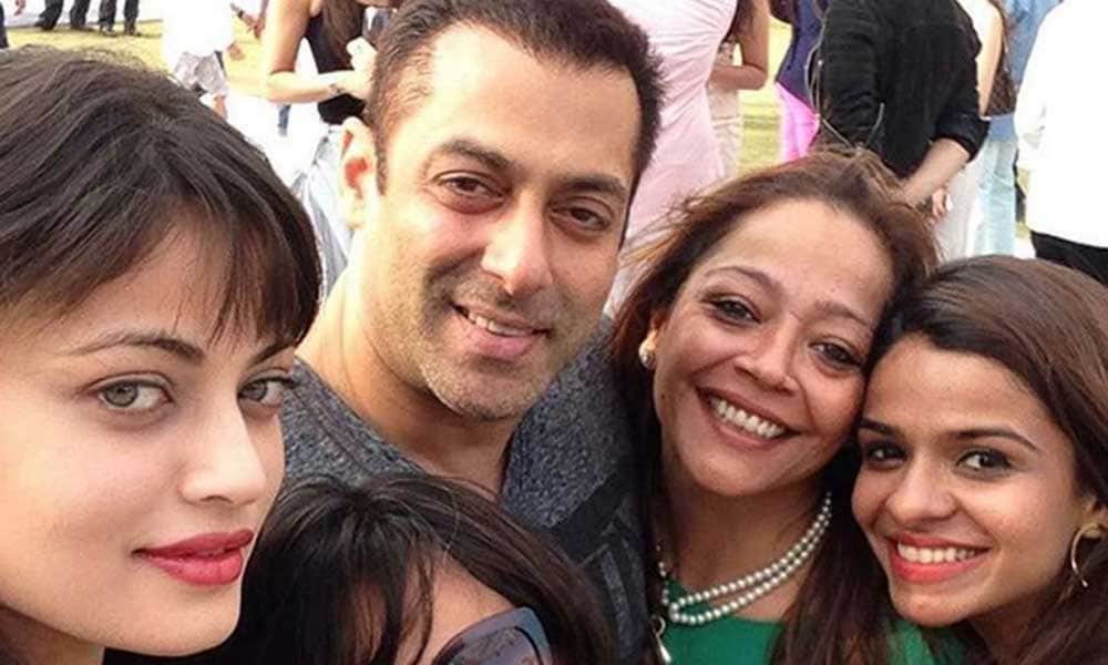 Bollywood Actresses seen in every party