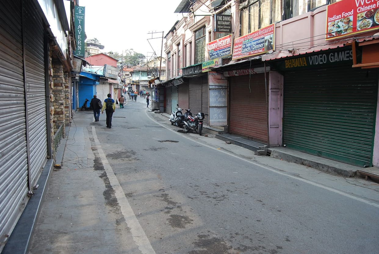  BJP closed the mussoorie in support of MLA.