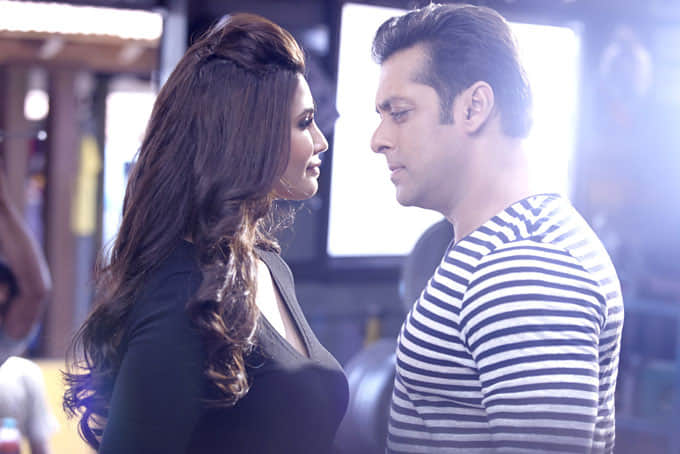 Daisy Shah Denies Rumours of Salman Khan Gifting Her a Brand New Car