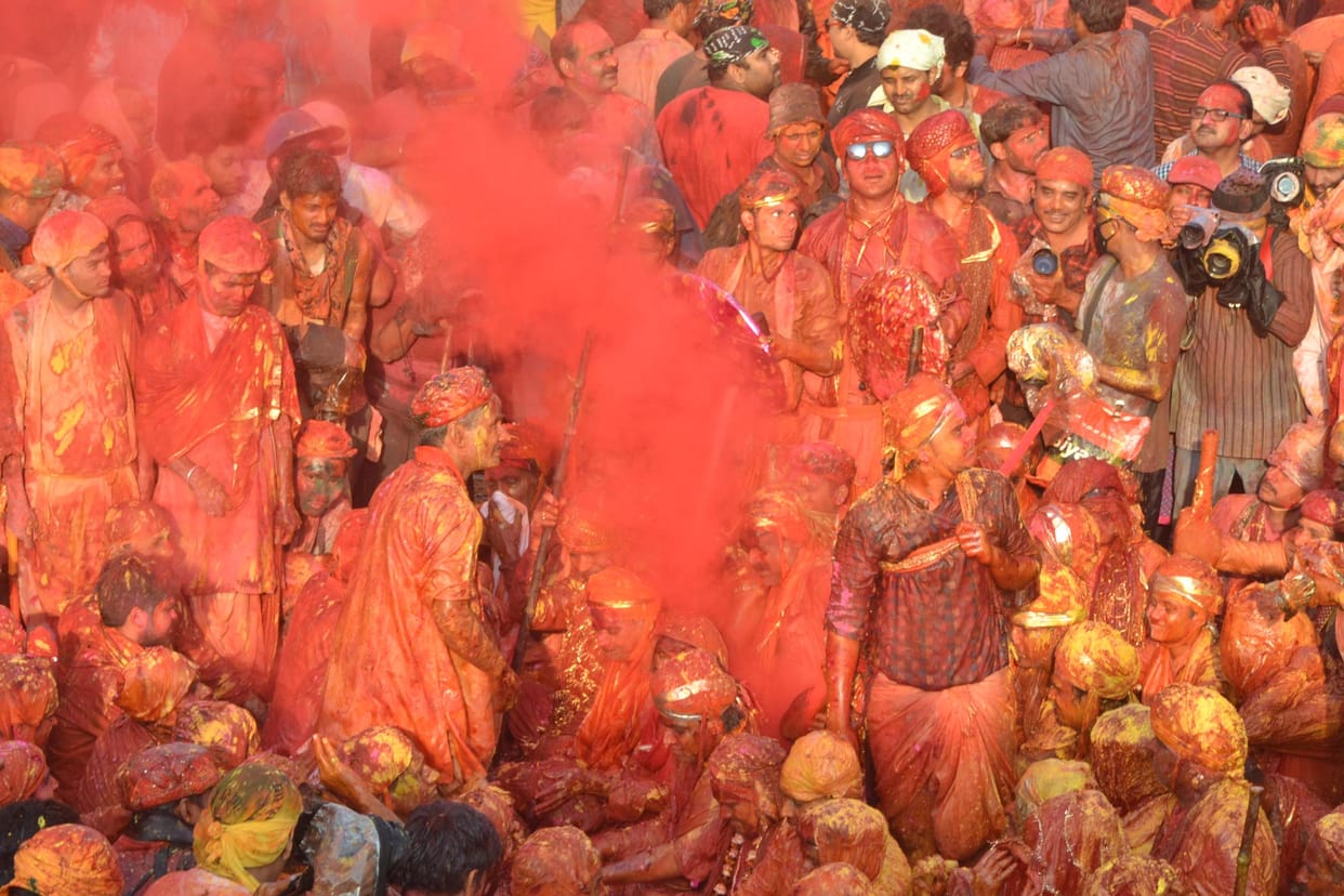 holi in bankebihari temple today