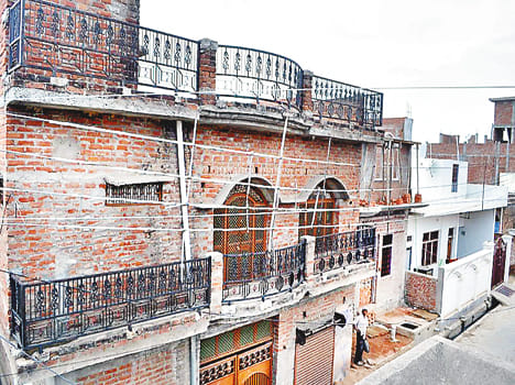 bijalee vibhaag kee anadekhee se haadason ka intajaar Electricity 