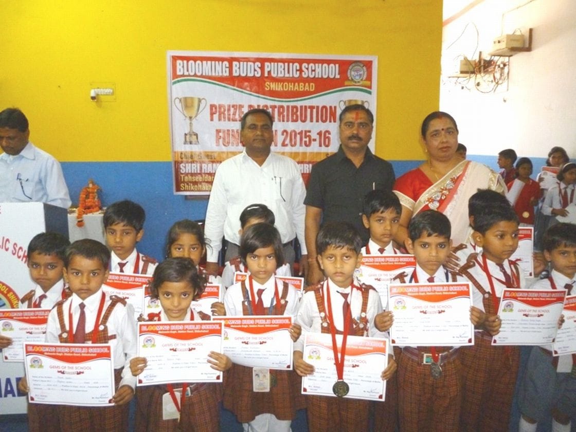 Blooming buds are rewarded meritorious students