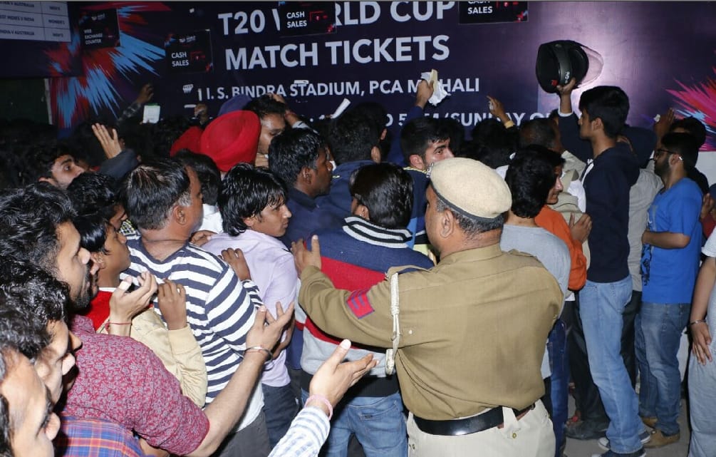 Look, India vs Australia Match Audience's Passion