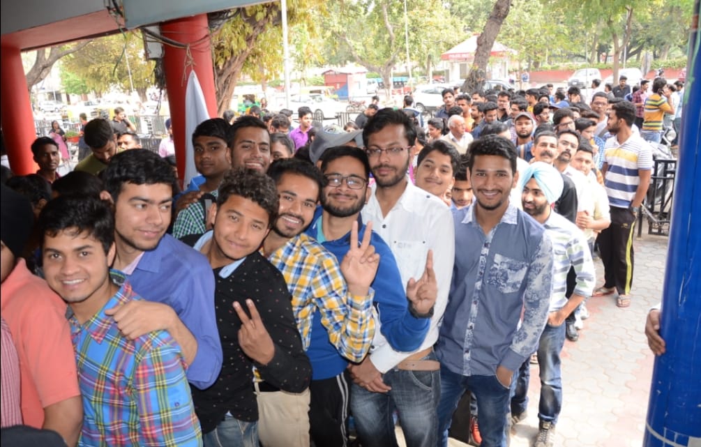 Look, India vs Australia Match Audience's Passion