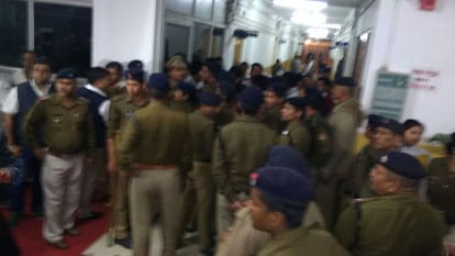 fight between two minister in uttarakhand assembly.	