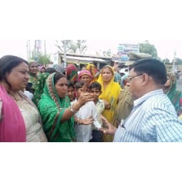 woman protest for water problem