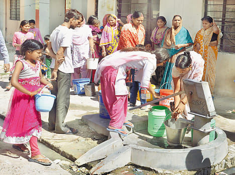 400 family waiting for water