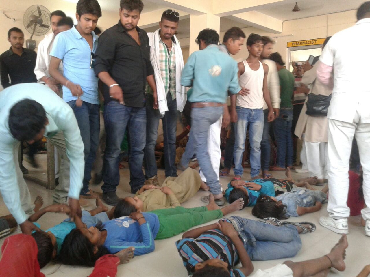 50 student ill from food poisoning in uttar pradesh