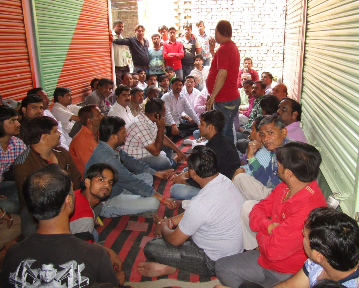  eksaij dyootee ke virodh mein band raha saraapha baajaar