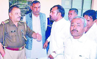 BKU activists picket station