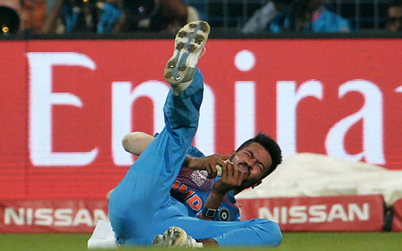 hardik pandya's good catch was first wicket for india