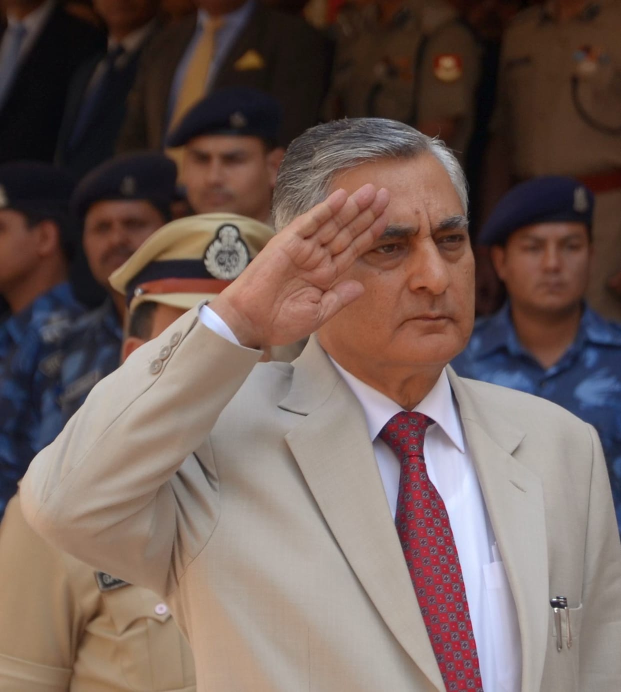 justice ts thakur advocates to improve judicial system