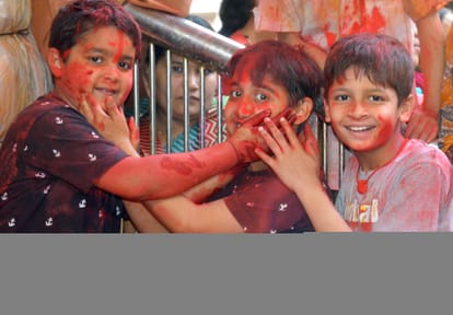 holi in mathura is going to start from basant panchami 2018