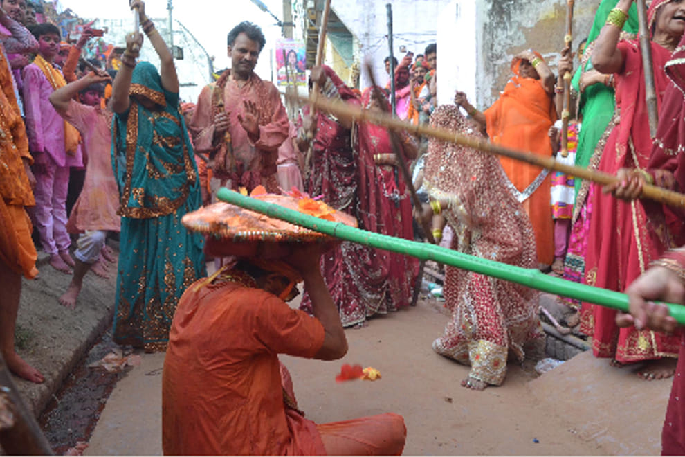 Holi 2022 Preparations going on fast for Lathmar Holi of Barsana in Mathura