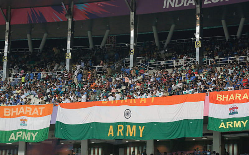 hardik pandya's good catch was first wicket for india