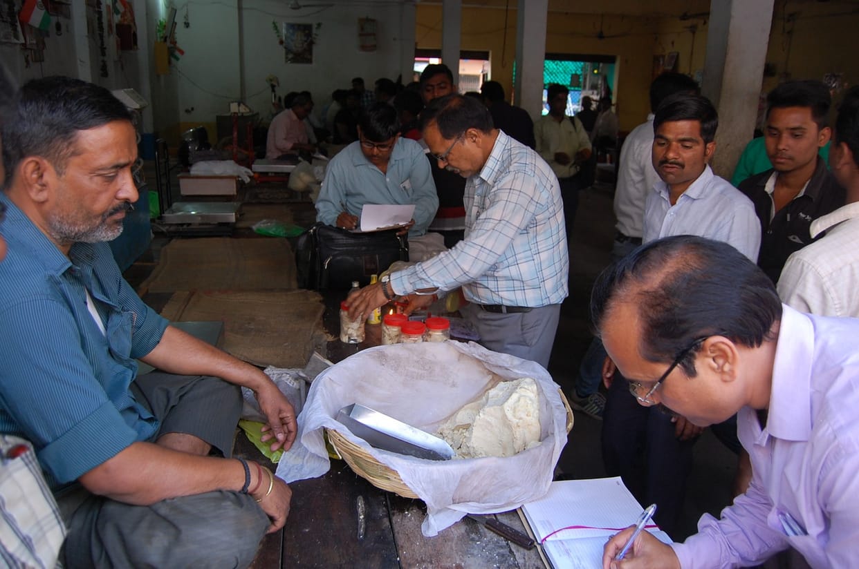 raid on khoya mandi