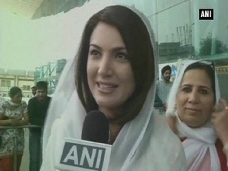 Imran Khan wife claiming, gift of divorce on wedding anniversary
