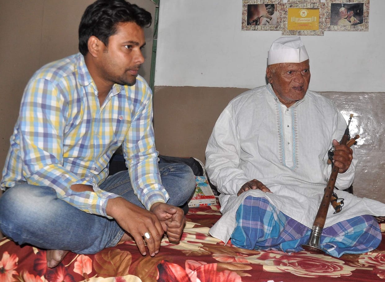  Clarinet in silence at the rate of Benaras