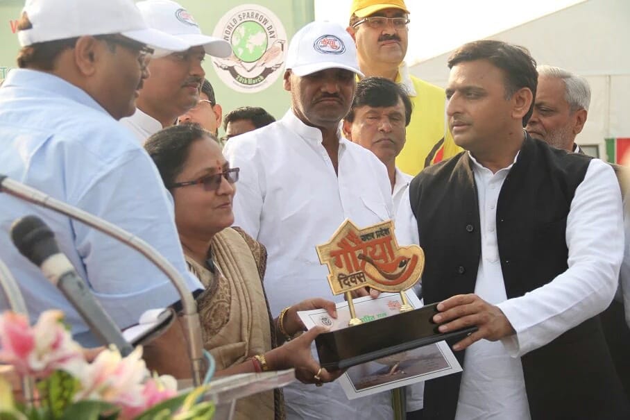 cm akhilesh got home from limca book of world record