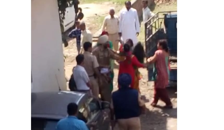 Handiwork of Chandigarh police: publicly slapping to Mother and daughter