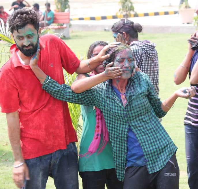 Sirsa News, Hindi News, Festival, Holi, Students, Sirsa