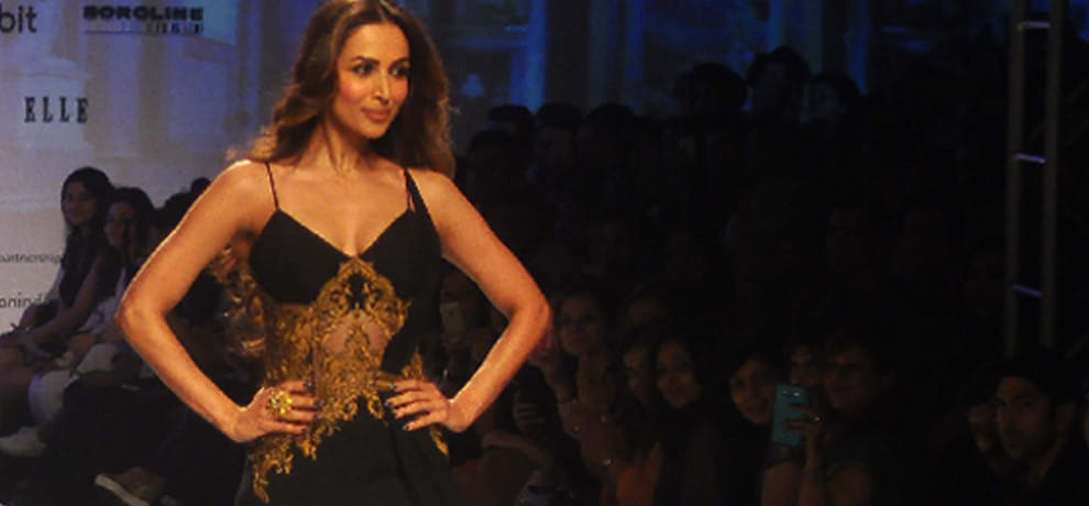 malaika arora khan on Ramp in amzon india fashion week
