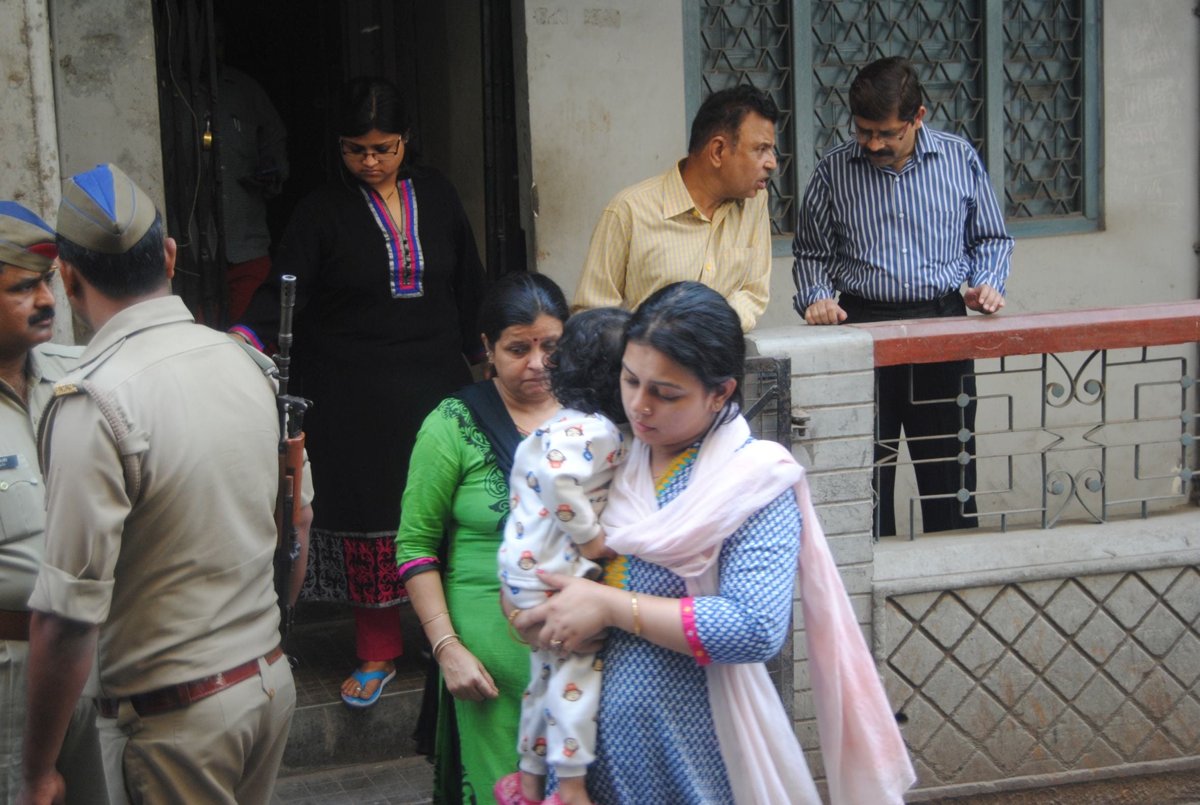 A man shoot his son and commits suicide.