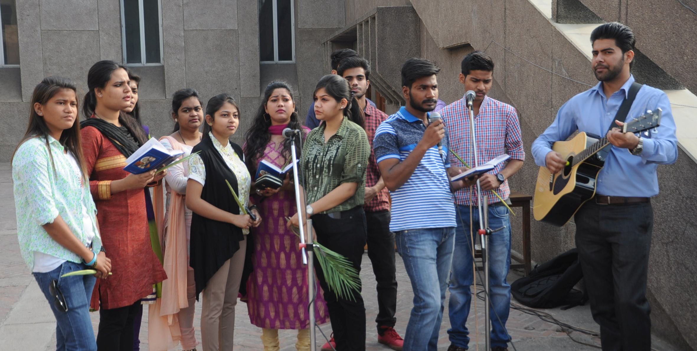 palm sunday rally in lucknow