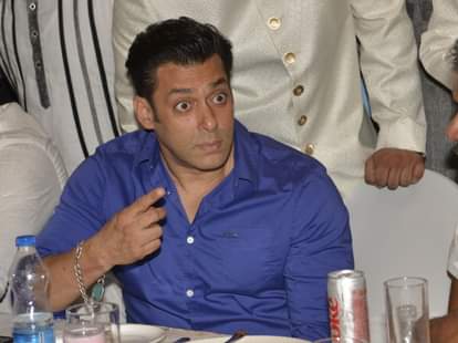 Salman Khan interrupts Sultan Shooting