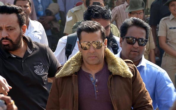 Salman Khan interrupts Sultan Shooting