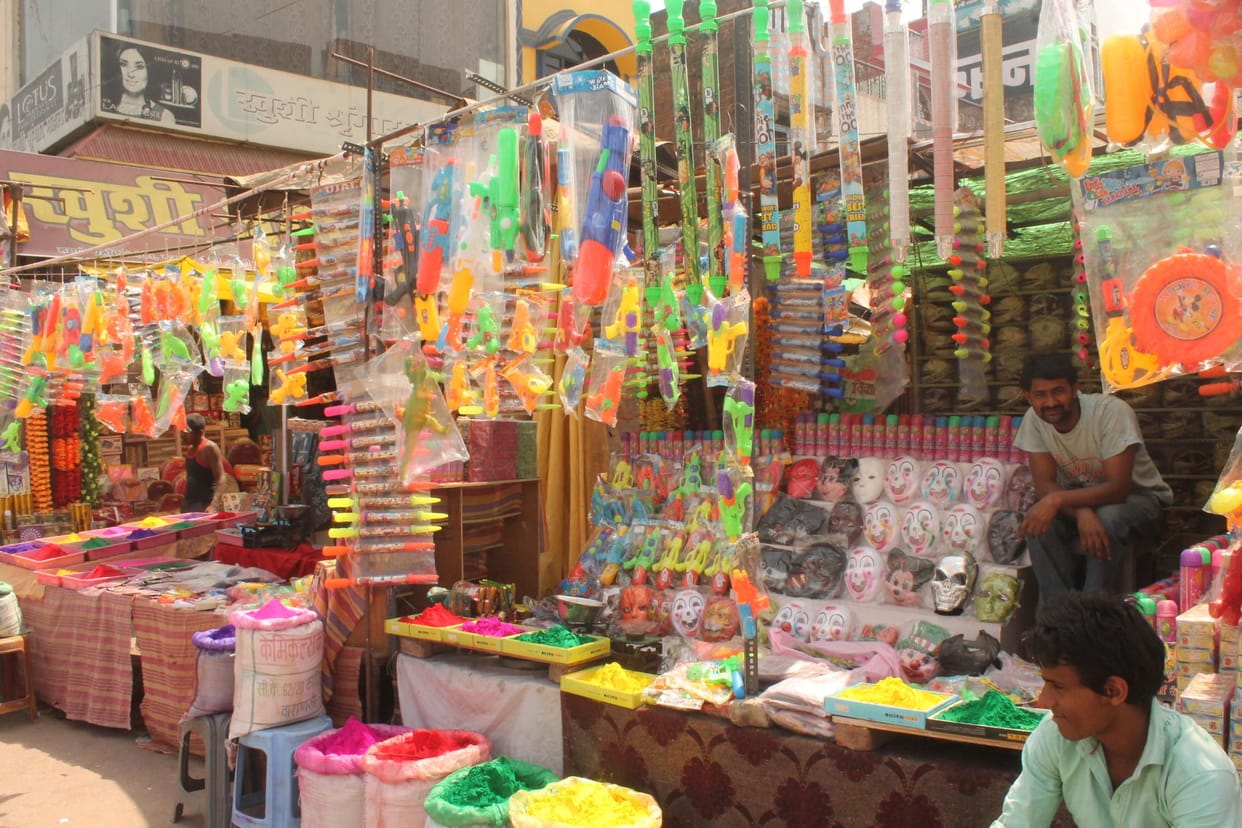Drew crowds of customers for shopping
