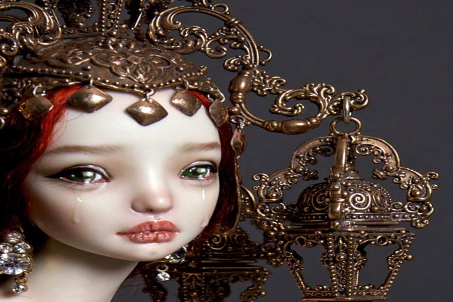 sad and sobbing dolls
