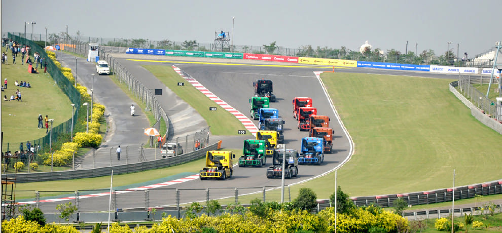 truck racing speed of 130 kilometers per hour