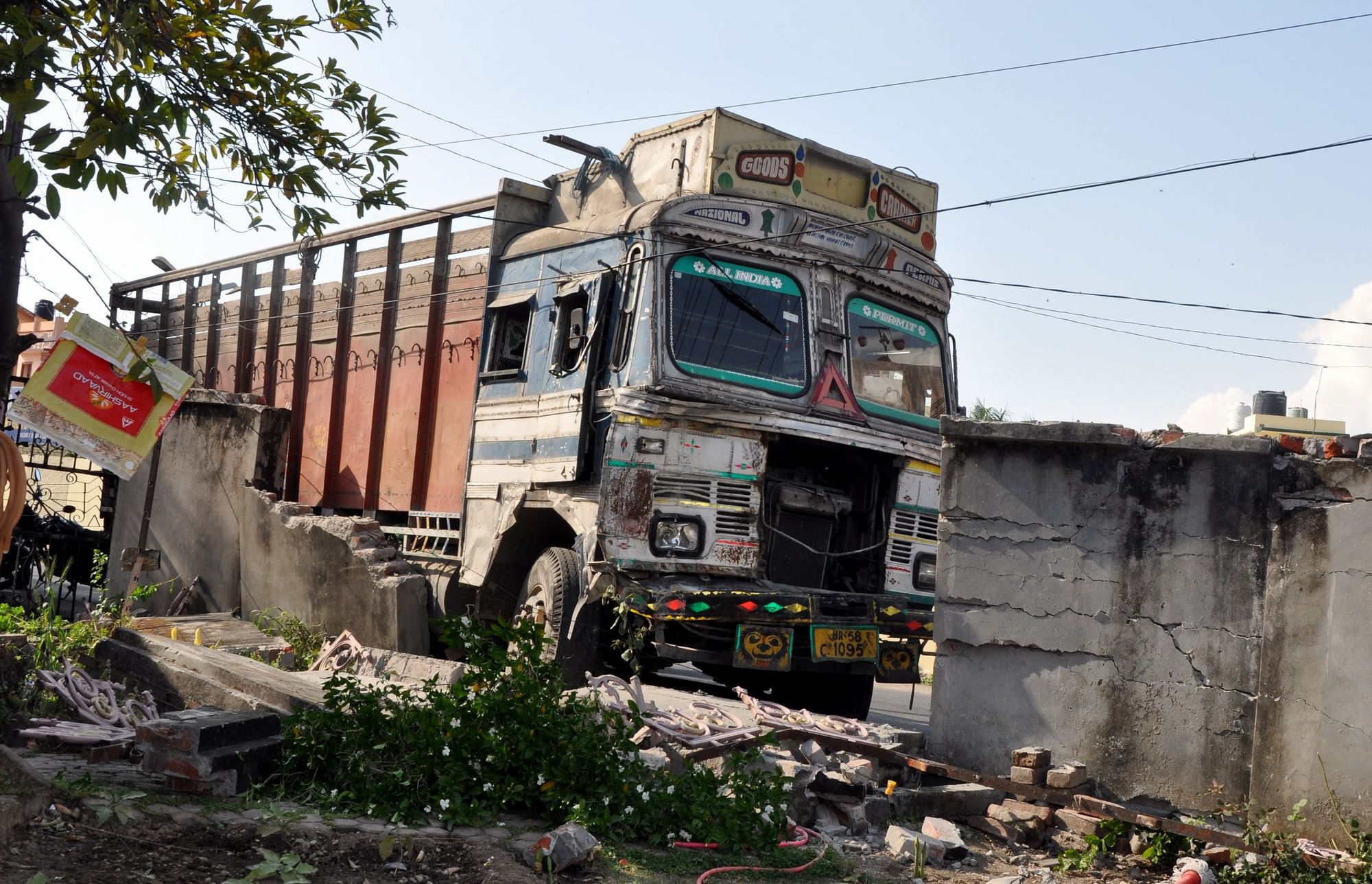 Woman's Death From Being Hit By Truck - Amar Ujala Hindi News Live ...