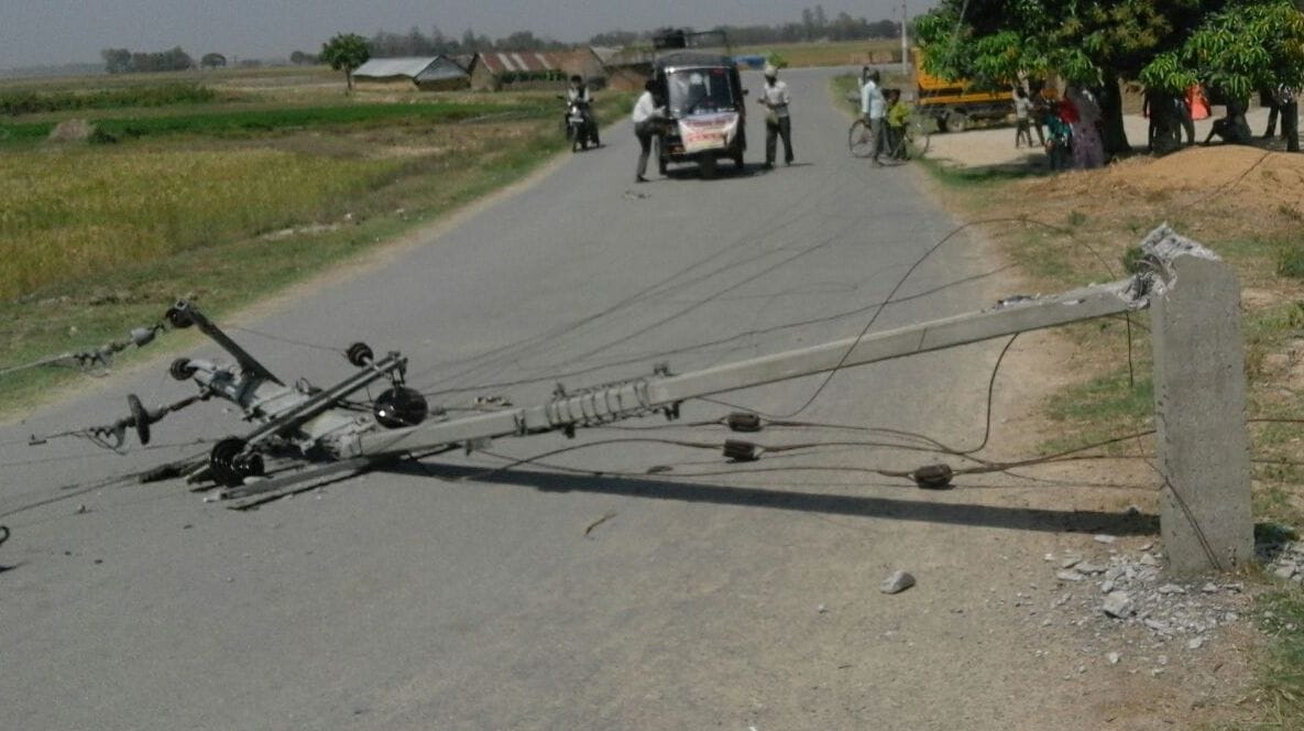 Tempo hit power pole, traffic stalled