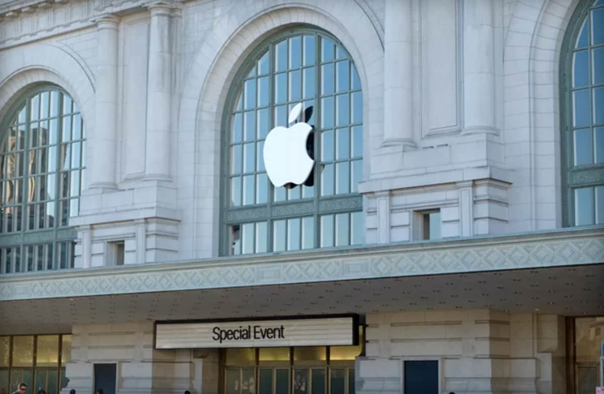 Apple hits the 1-billion mark in iPhone sales