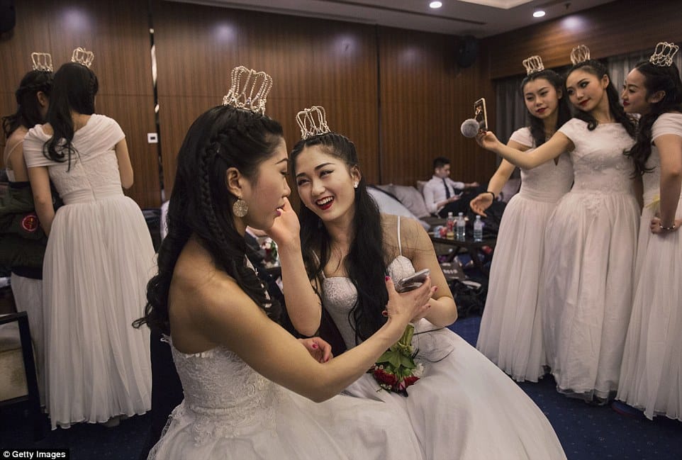 Chinese high-profile family ball dance by girls