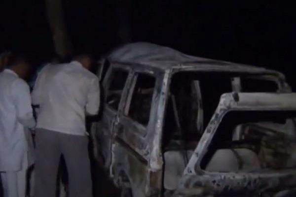 Daughter's wedding cards were distributed, fire alive burning incident