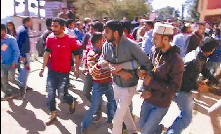 Violent clashes between students in hpu shimla