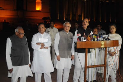 BJP met to president pranab Mukherjee.