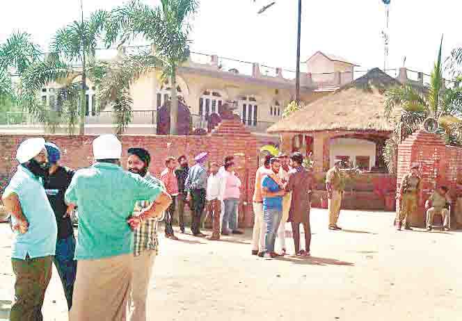 incom tax department raid on congress leader