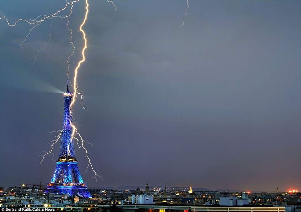 Elderly man was killed by lightning