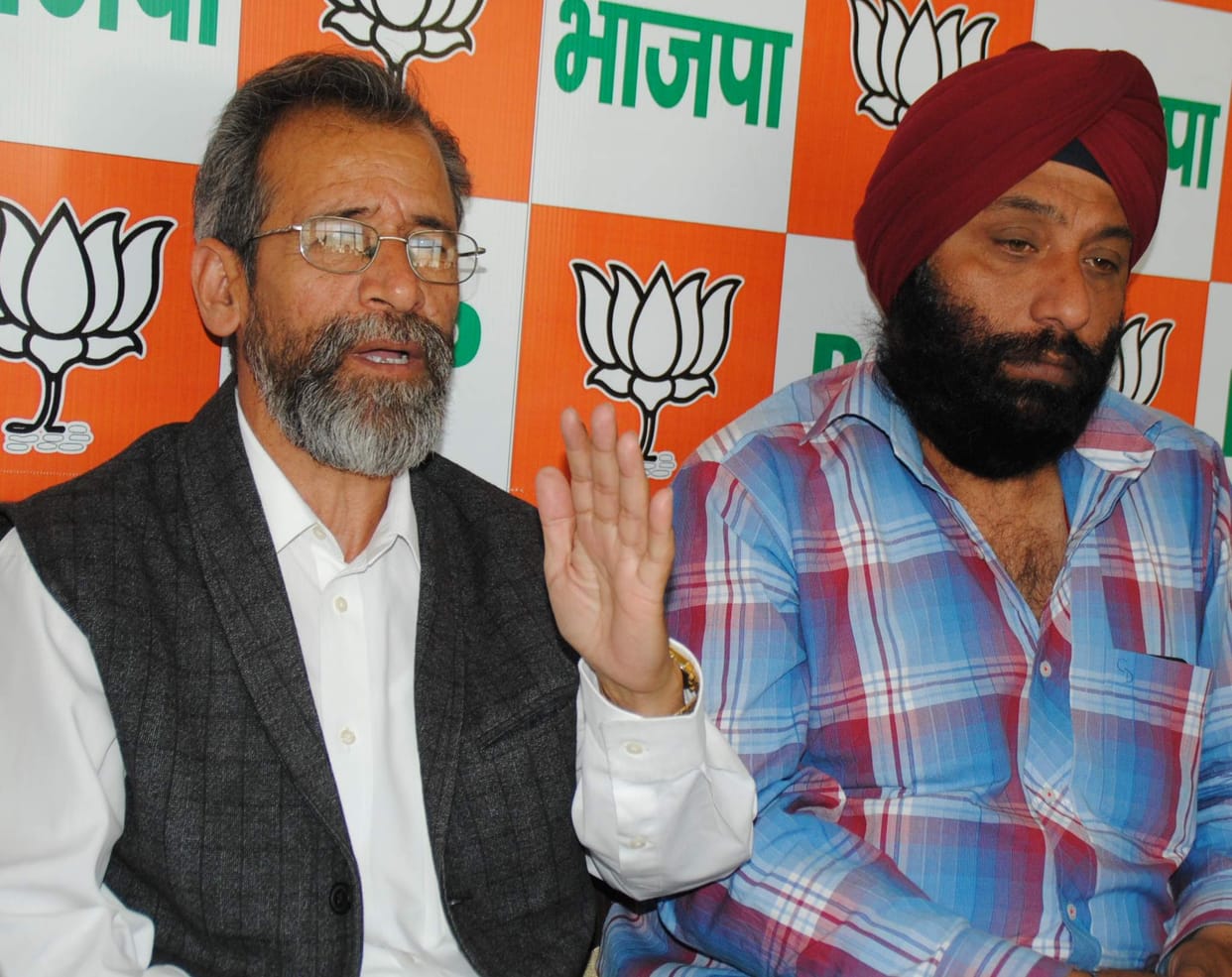 bjp demand action on harish rawat.