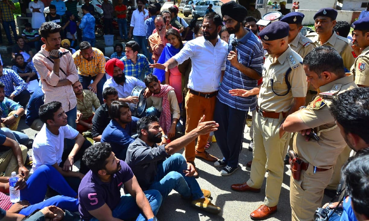 fees hike of punjab university, rampage of student unions