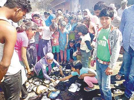 Fire in two villages, 15 households ash