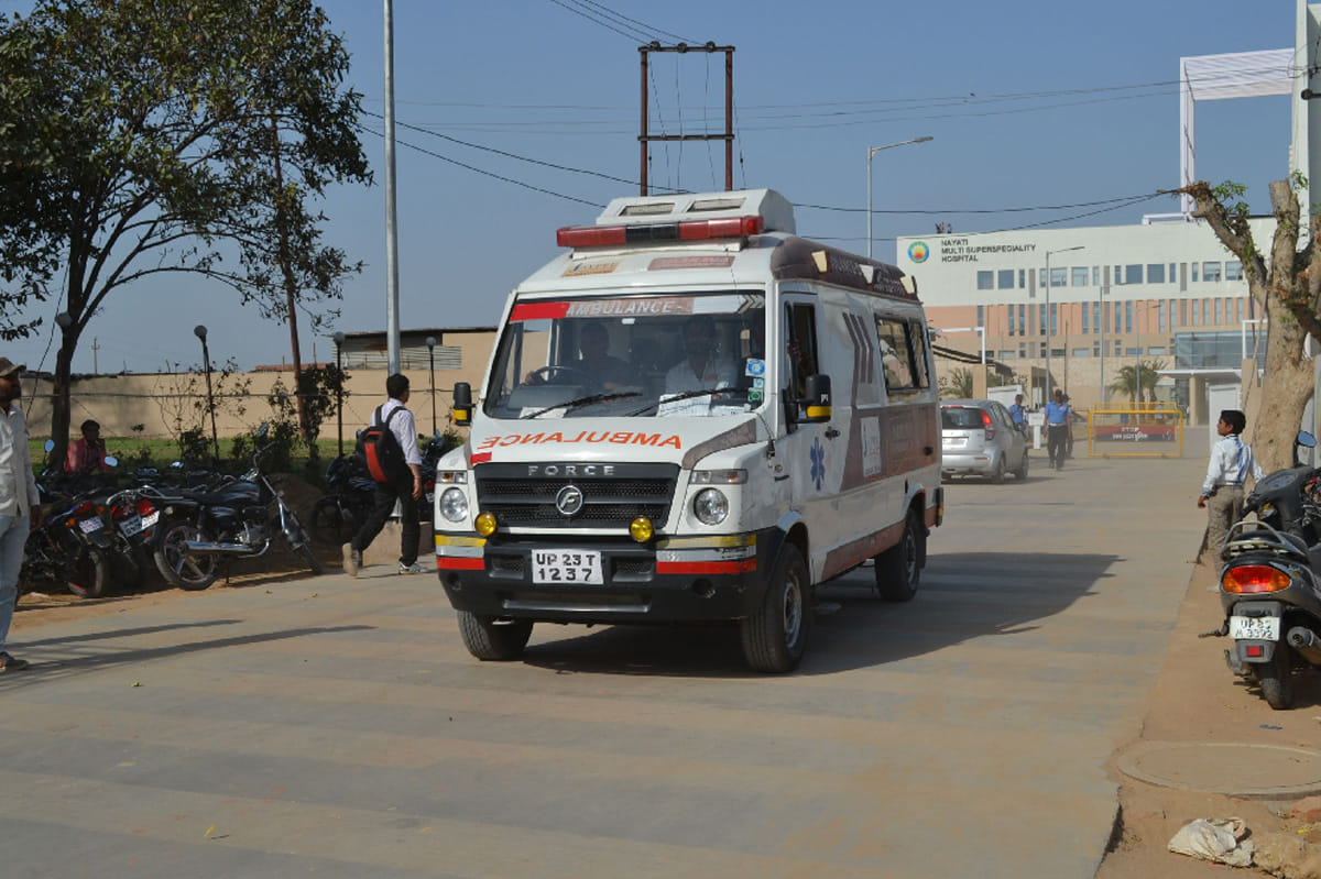 two girls dead in car accident after blast in the tyre