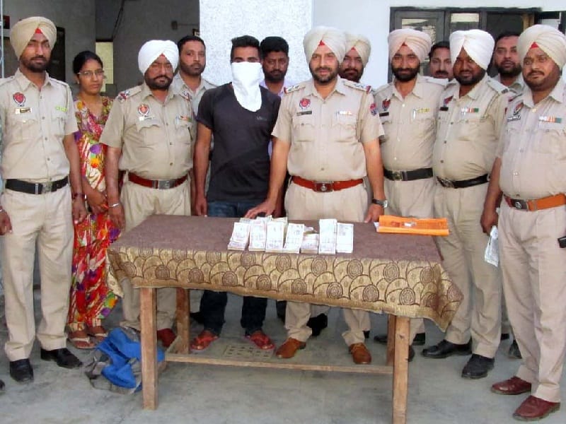 one arresst, arrest in kaourthala, arrest with cash, arrest with 27 lakh cash, amritsar